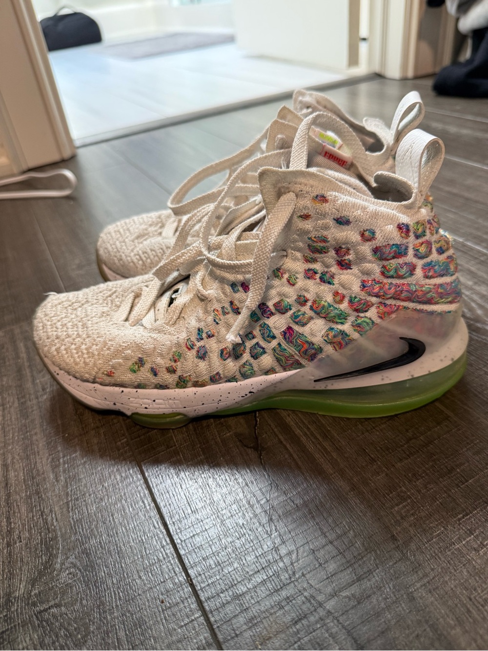 Nike White Kids Sneakers with Multicolor Embroidered Accents and Green Sole - Picture 3 of 5